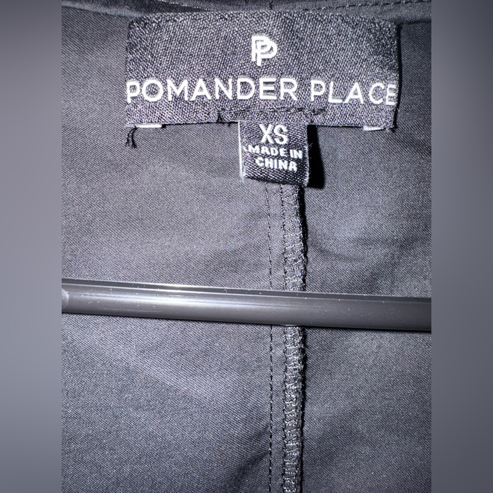 Tuckernuck Pomander Place Flutter Sleeve Neck Black Size XS - Picture 2 of 5